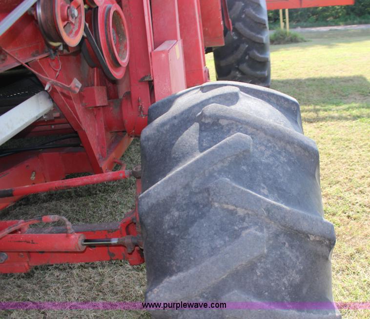 image for item K1079 1984 Massey-Ferguson 860 combine