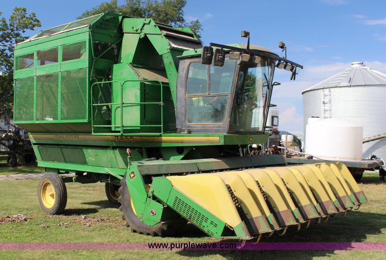 image for item K1080 1997 John Deere 7455 6R30 cotton stripper