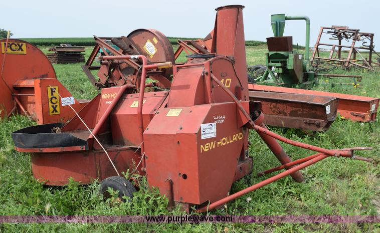 image for item K6223 New Holland 40 silage blower
