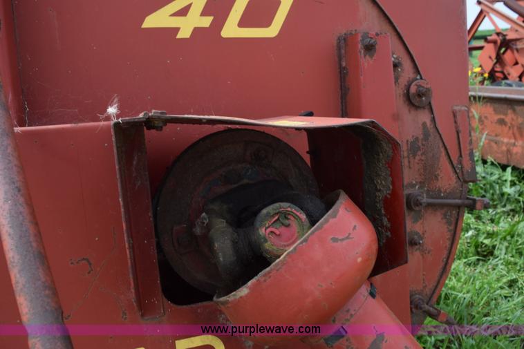 image for item K6223 New Holland 40 silage blower