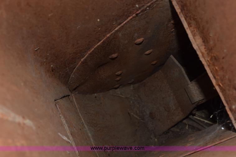 image for item K6223 New Holland 40 silage blower