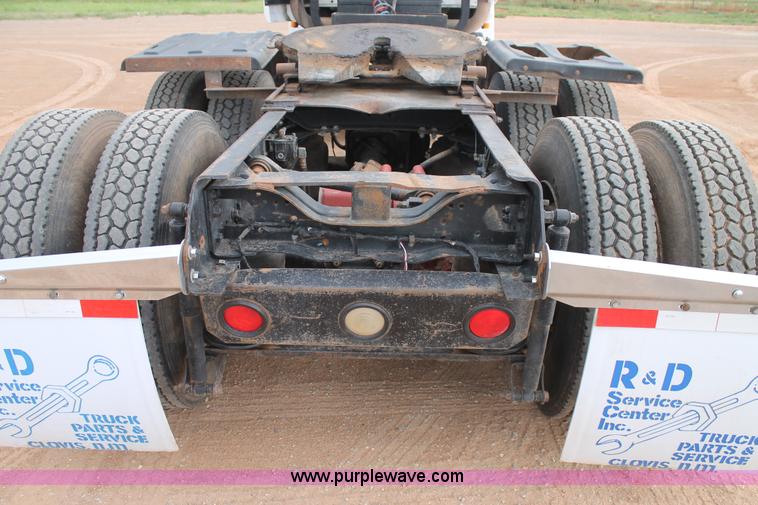 image for item L4370 1996 Mack CH613 semi truck