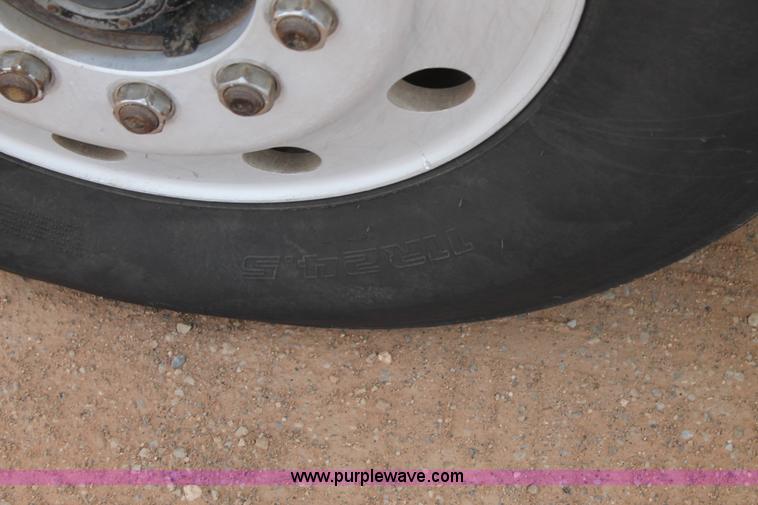 image for item L4370 1996 Mack CH613 semi truck