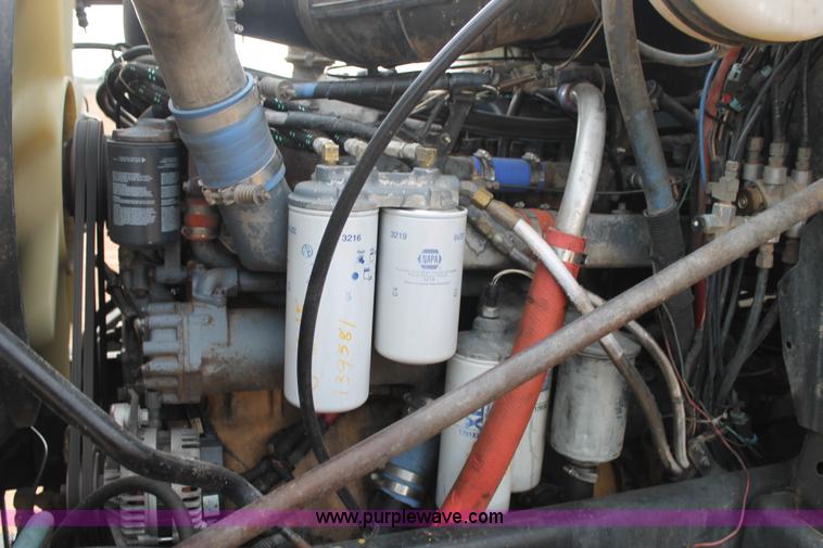 image for item L4370 1996 Mack CH613 semi truck