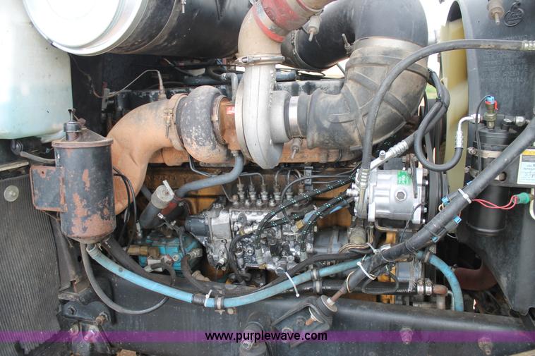 image for item L4370 1996 Mack CH613 semi truck