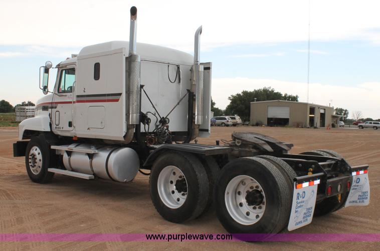 image for item L4372 1997 Mack CH613 semi truck