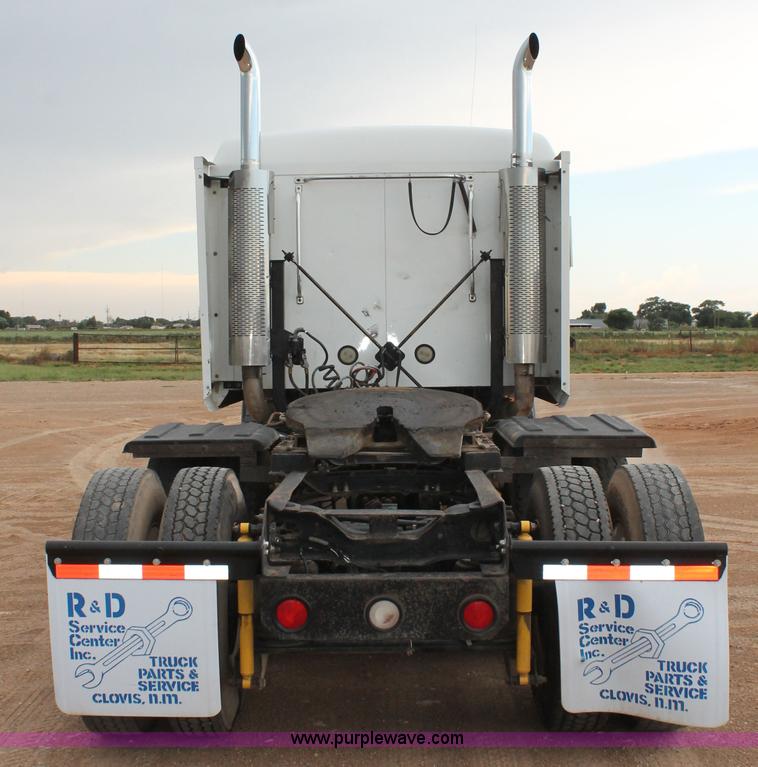 image for item L4372 1997 Mack CH613 semi truck