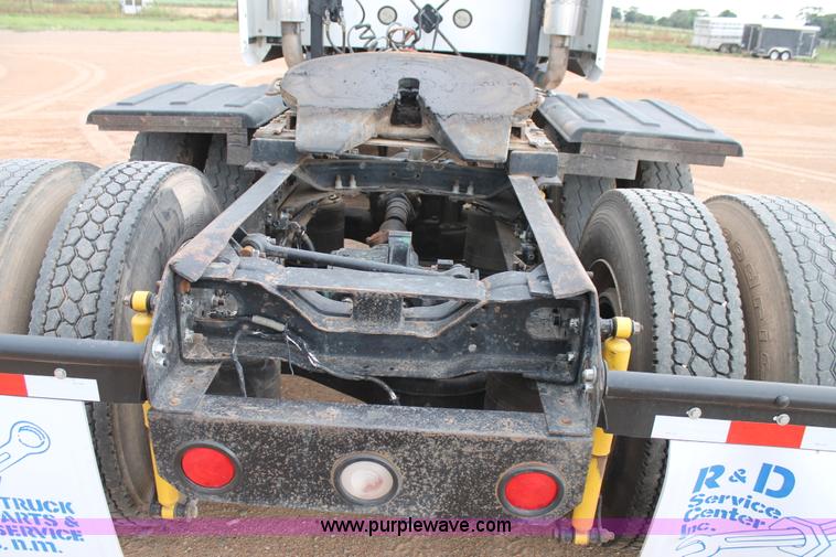 image for item L4372 1997 Mack CH613 semi truck