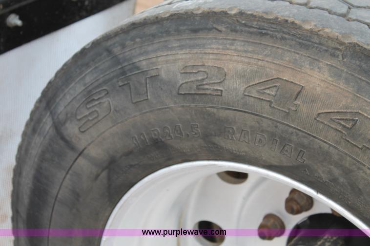 image for item L4372 1997 Mack CH613 semi truck