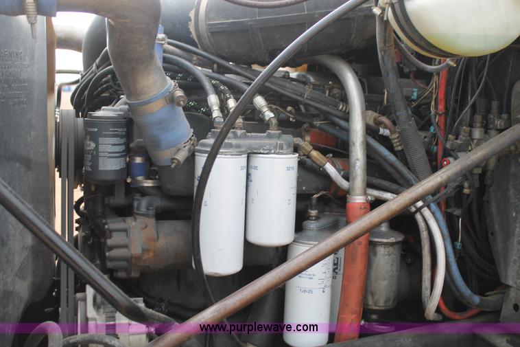 image for item L4372 1997 Mack CH613 semi truck