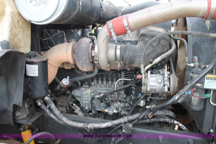 image for item L4372 1997 Mack CH613 semi truck