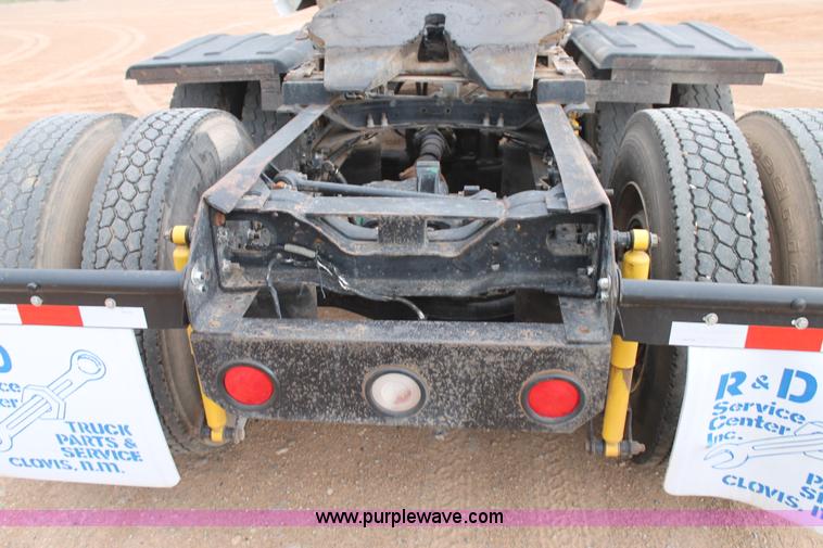 image for item L4372 1997 Mack CH613 semi truck