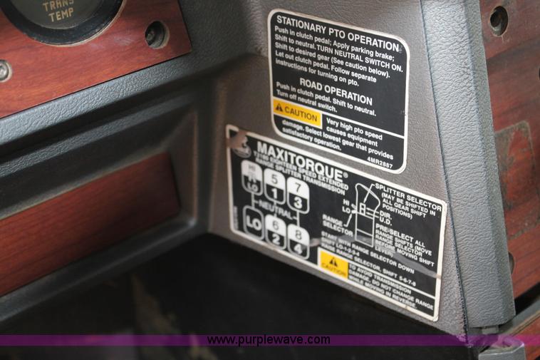 image for item L4372 1997 Mack CH613 semi truck