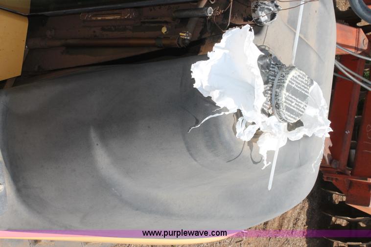 image for item L4390 1998 Caterpillar Challenger 95E tractor