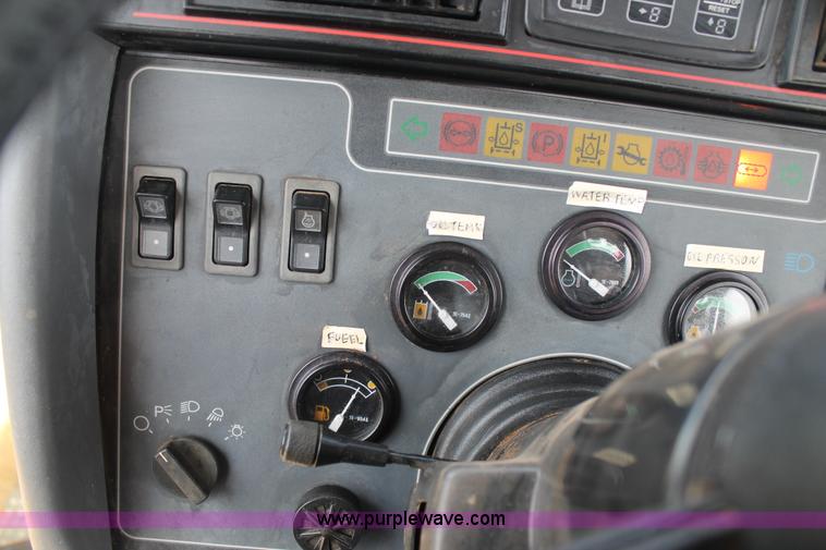 image for item L4390 1998 Caterpillar Challenger 95E tractor