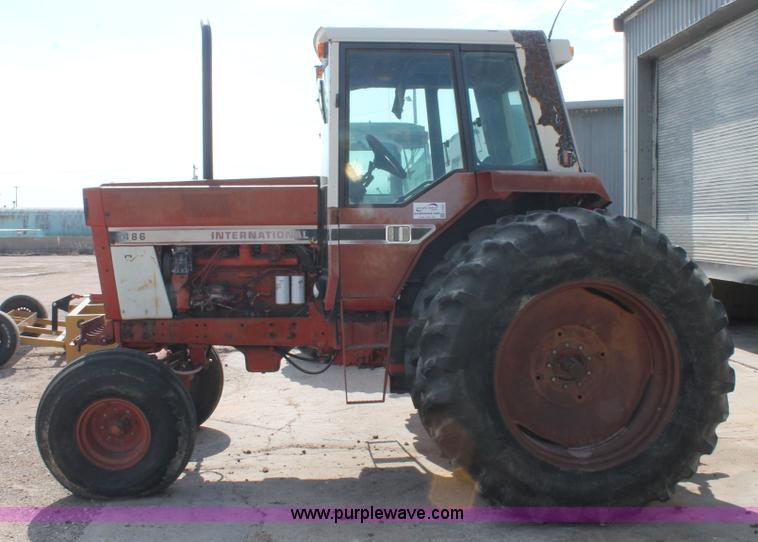image for item L4391 1997 International 1486 tractor