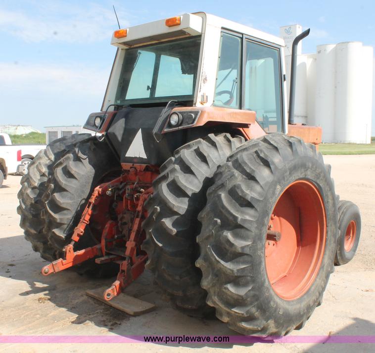 image for item L4391 1997 International 1486 tractor