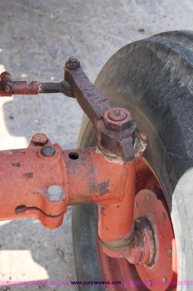 image for item L4391 1997 International 1486 tractor