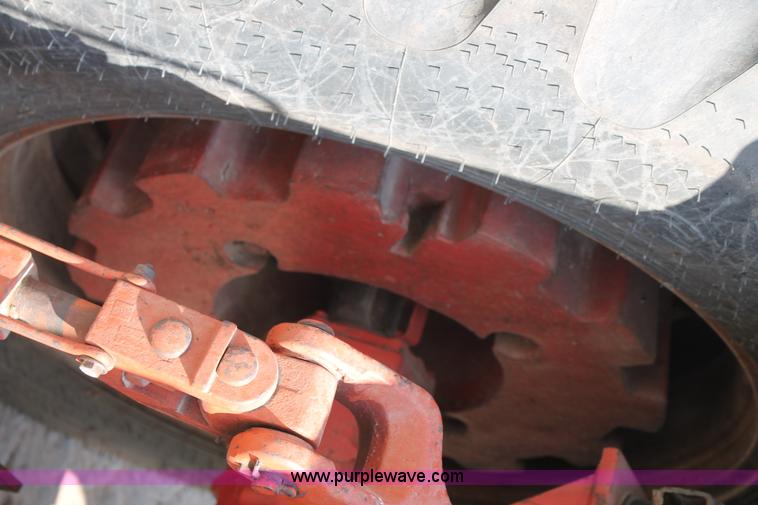 image for item L4391 1997 International 1486 tractor