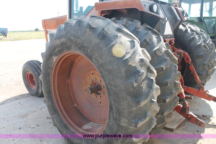 image for item L4391 1997 International 1486 tractor