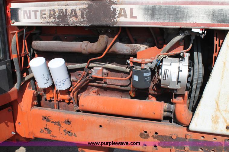 image for item L4391 1997 International 1486 tractor
