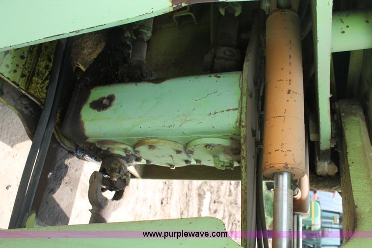 image for item L4393 Steiger Bearcat 4WD tractor