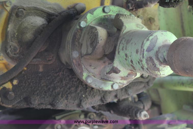 image for item L4393 Steiger Bearcat 4WD tractor