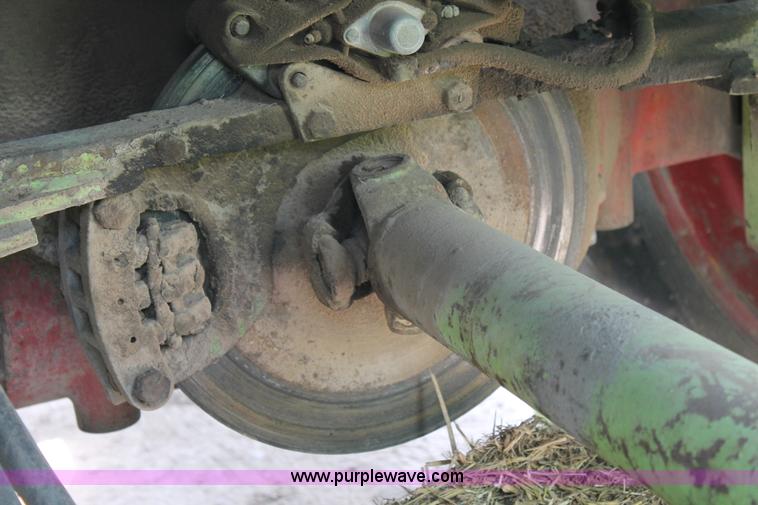 image for item L4393 Steiger Bearcat 4WD tractor