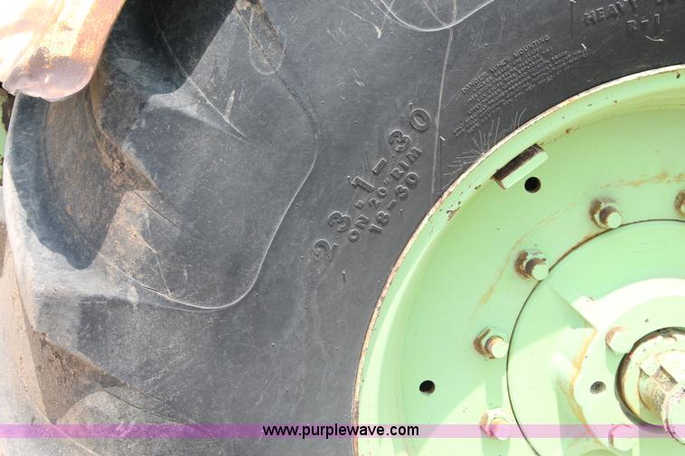 image for item L4393 Steiger Bearcat 4WD tractor