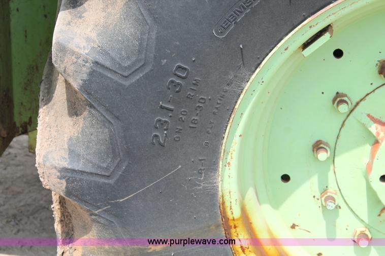 image for item L4393 Steiger Bearcat 4WD tractor