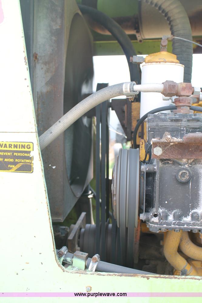 image for item L4393 Steiger Bearcat 4WD tractor