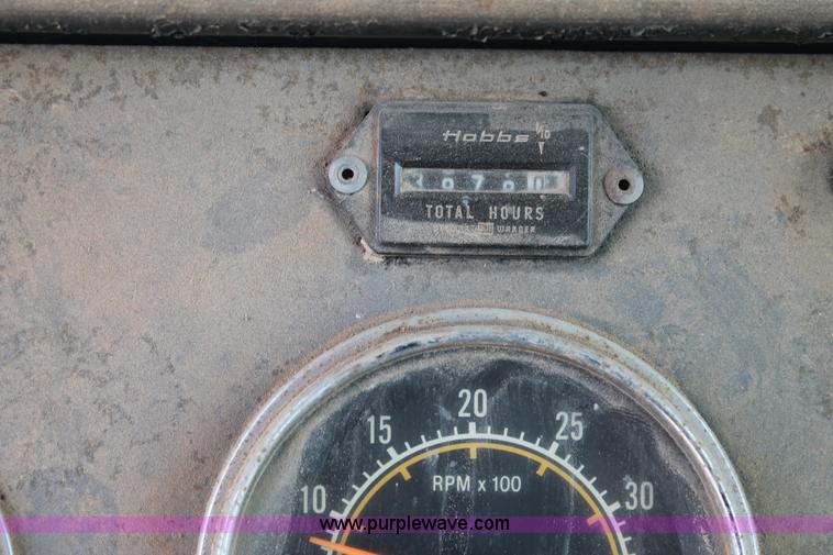 image for item L4393 Steiger Bearcat 4WD tractor