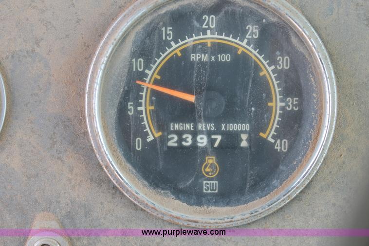 image for item L4393 Steiger Bearcat 4WD tractor