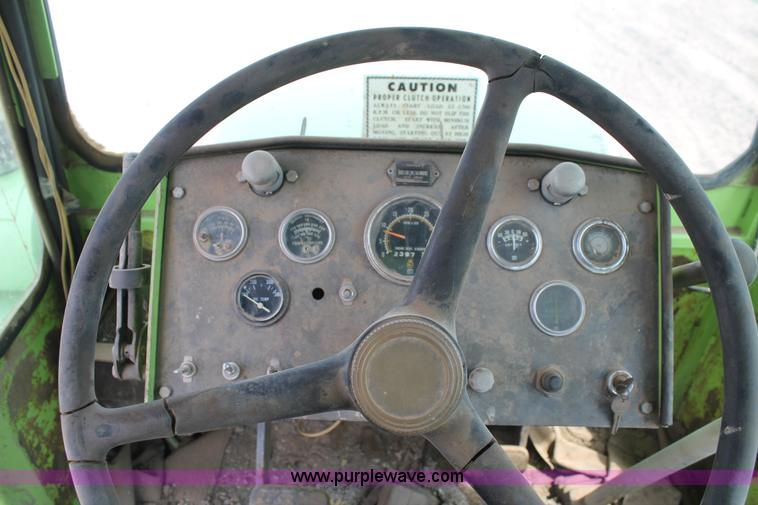 image for item L4393 Steiger Bearcat 4WD tractor