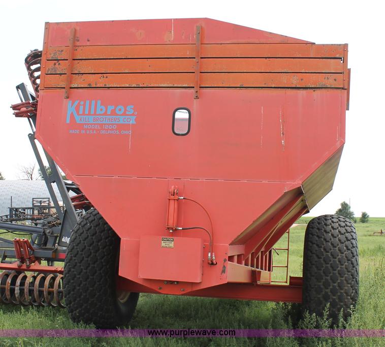 image for item L4396 Killbros 1200 grain cart