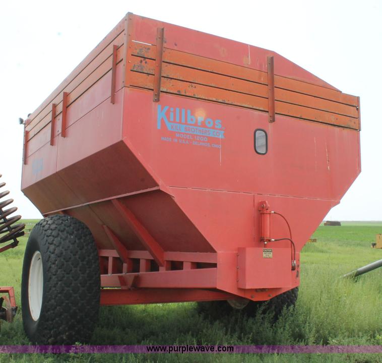 image for item L4396 Killbros 1200 grain cart