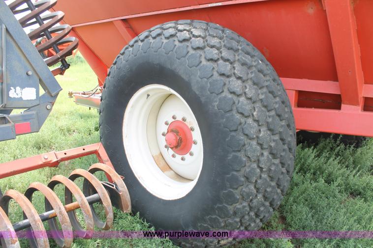 image for item L4396 Killbros 1200 grain cart