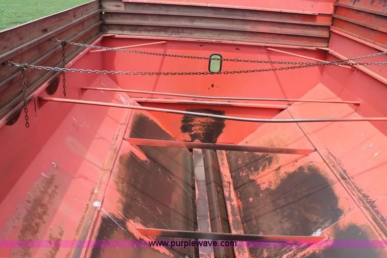 image for item L4396 Killbros 1200 grain cart