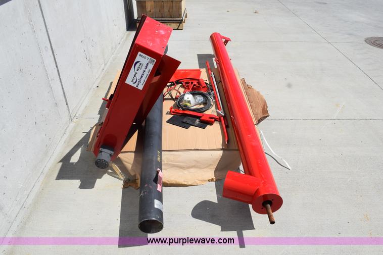 image for item L5758 Westfield tailgate auger