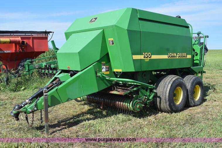 image for item L5759 2000 John Deere 100 large square baler