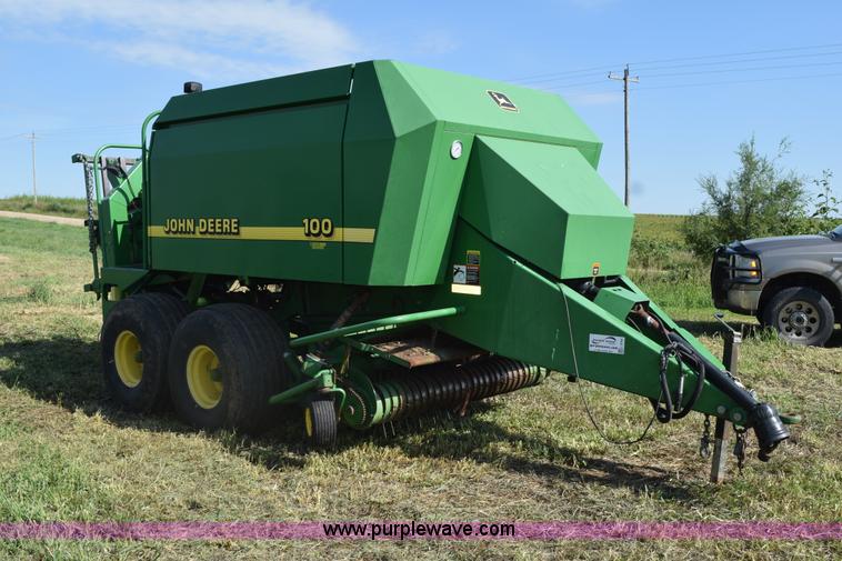 image for item L5759 2000 John Deere 100 large square baler