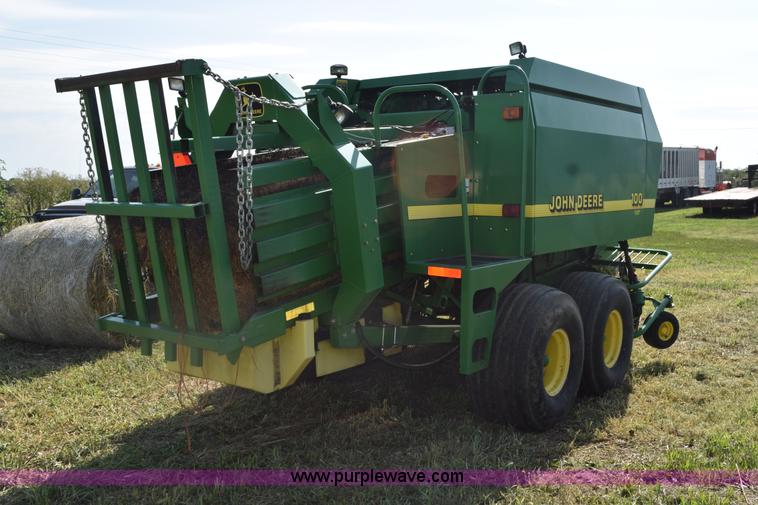 image for item L5759 2000 John Deere 100 large square baler
