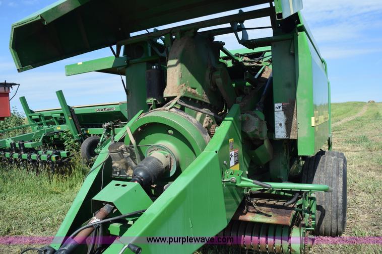 image for item L5759 2000 John Deere 100 large square baler