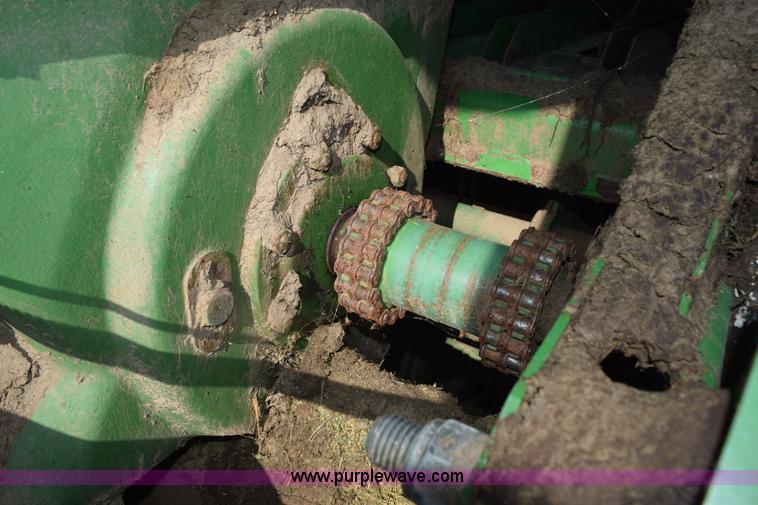 image for item L5759 2000 John Deere 100 large square baler