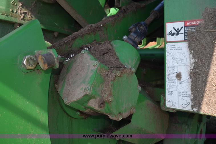 image for item L5759 2000 John Deere 100 large square baler