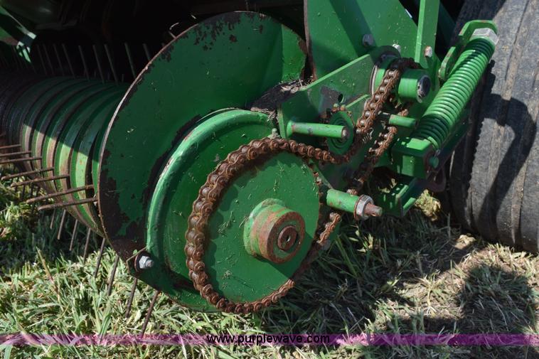image for item L5759 2000 John Deere 100 large square baler