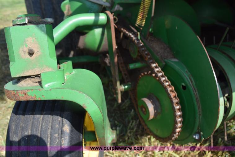 image for item L5759 2000 John Deere 100 large square baler