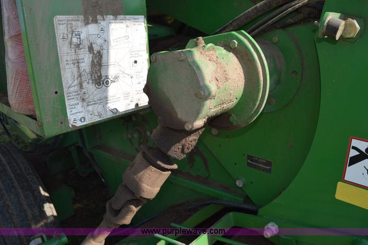 image for item L5759 2000 John Deere 100 large square baler