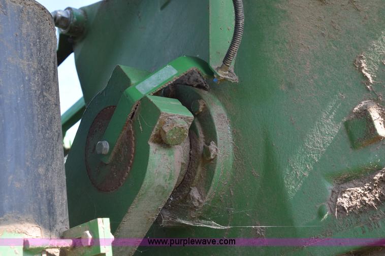 image for item L5759 2000 John Deere 100 large square baler