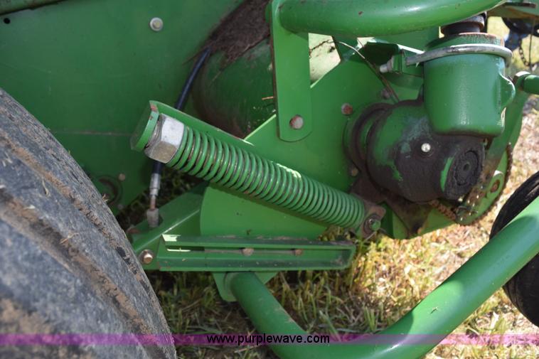 image for item L5759 2000 John Deere 100 large square baler